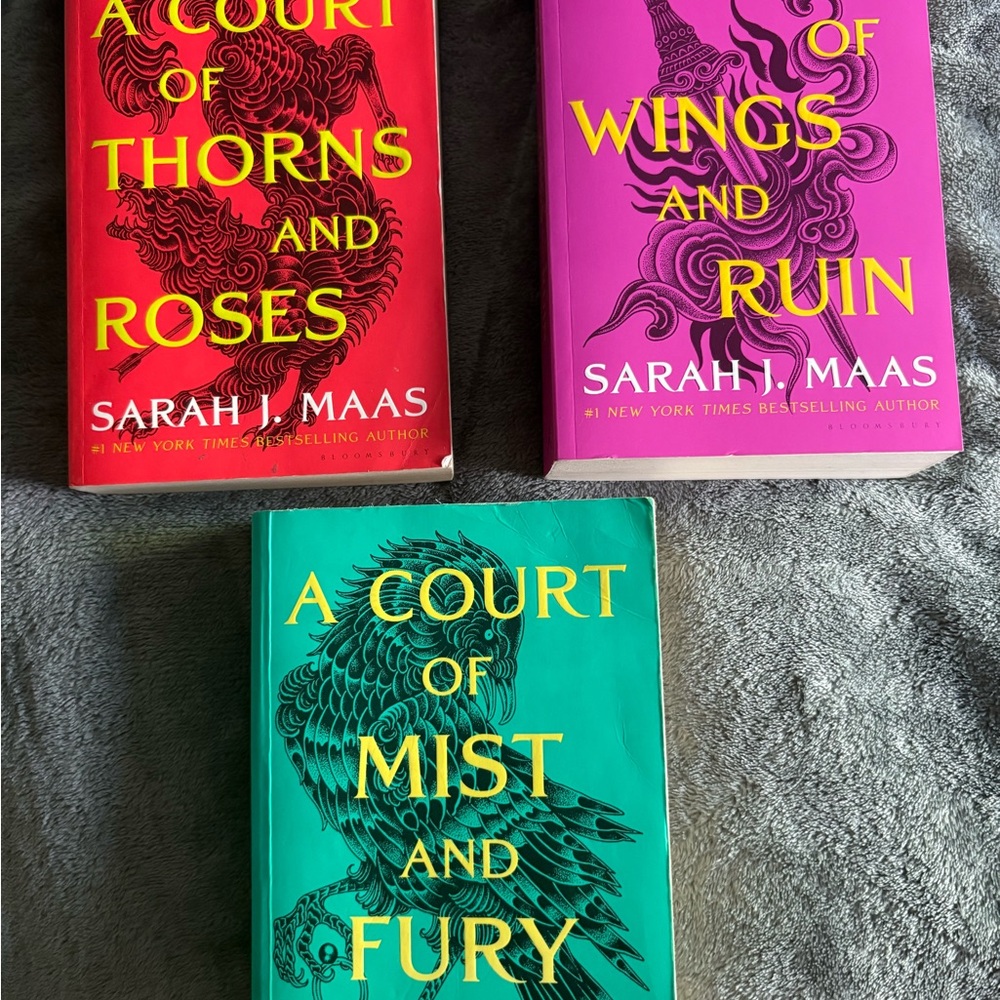 A Court of Thorns and Roses Book Set